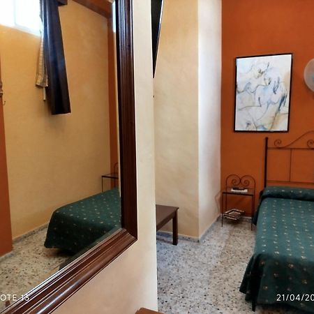 Hostal Manolo El Puerto de Santa Maria Room photo